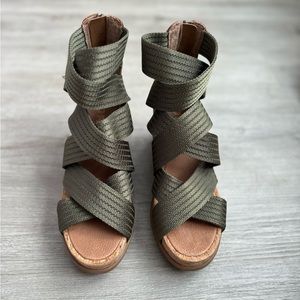 Sorel Joanie wedge strap sandal